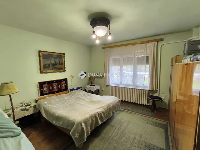 Eladó ház Hőgyész, Ady Endre utca 136 nm