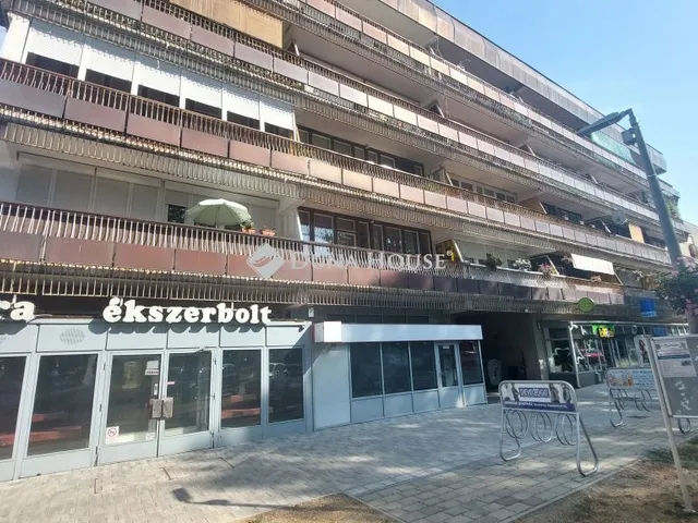 Eladó kereskedelmi és ipari ingatlan Dombóvár 81 nm
