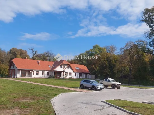 Eladó lakás Dombóvár, Földvár utca 91 nm