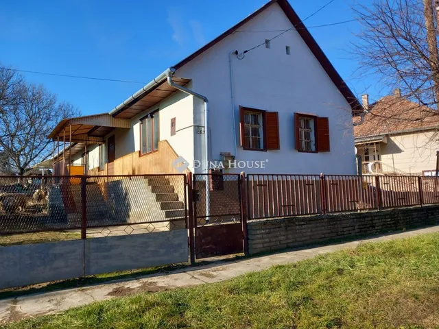 Eladó ház Egyházaskozár 93 nm