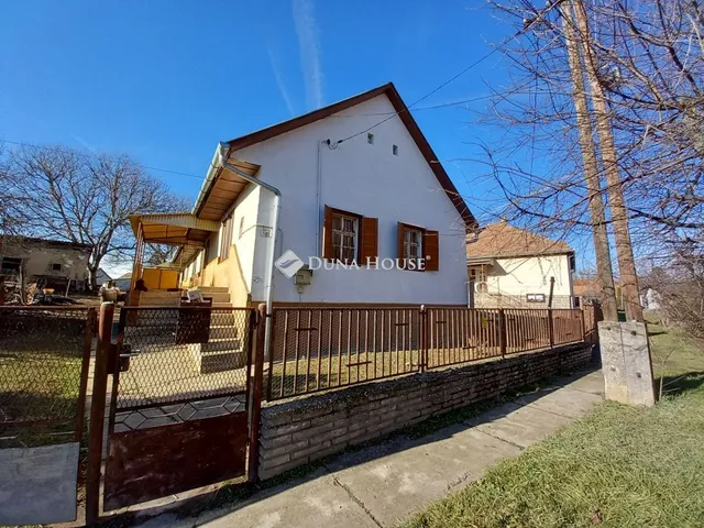 Eladó ház Egyházaskozár 93 nm