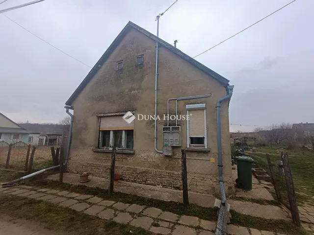 Eladó ház Kurd 75 nm