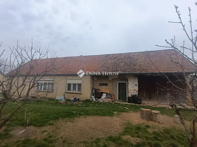 Eladó ház Kurd 75 nm