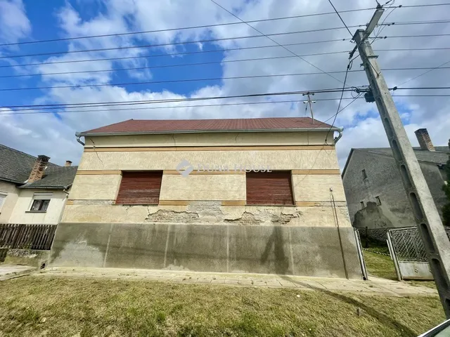 Eladó ház Szakcs 130 nm