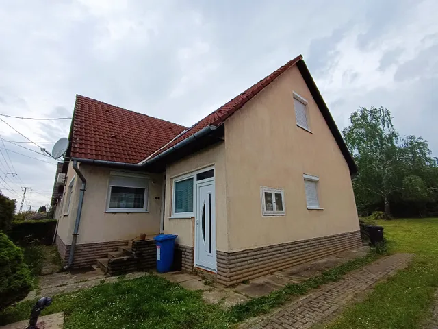 Eladó ház Hőgyész 135 nm