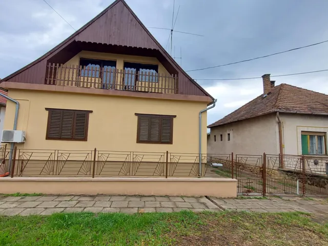 Eladó ház Dombóvár 158 nm