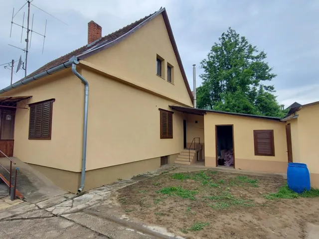 Eladó ház Dombóvár 158 nm