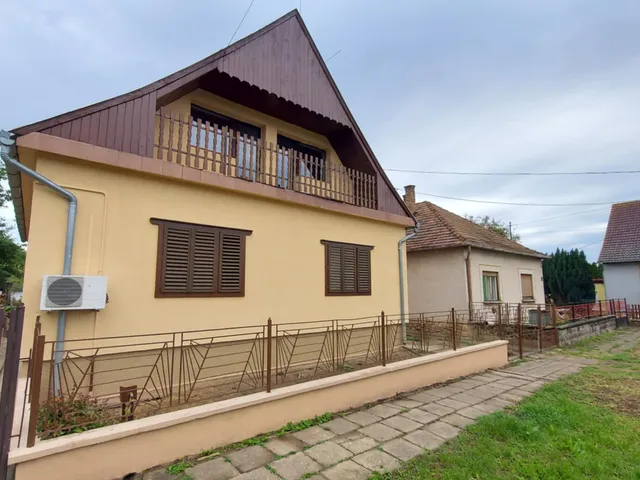 Eladó ház Dombóvár 158 nm