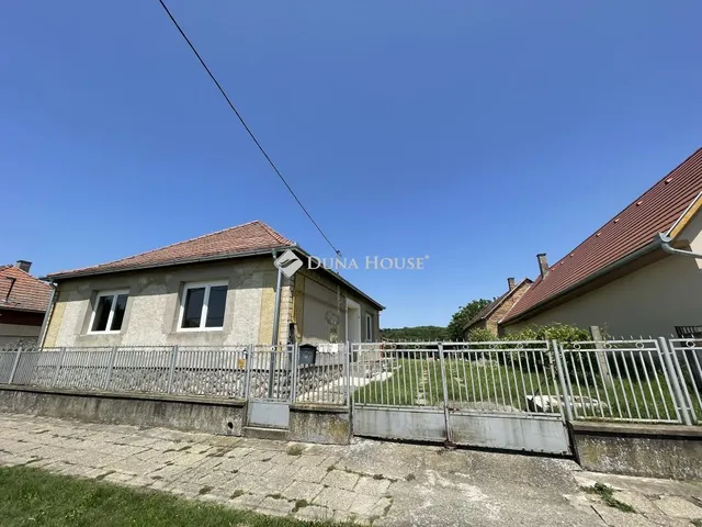 Eladó ház Kurd 140 nm