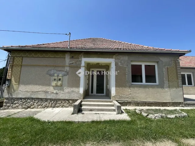 Eladó ház Kurd 140 nm