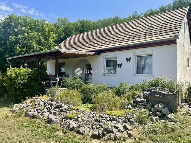 Eladó ház Kurd 98 nm