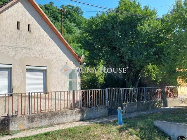Eladó ház Csikóstőttős 40 nm