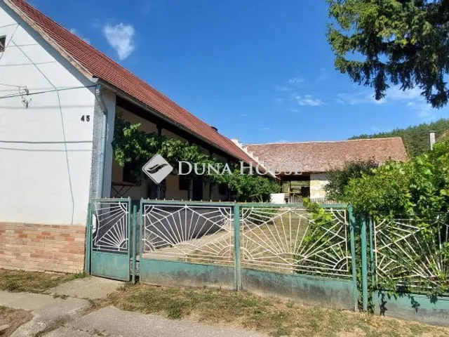 Eladó ház Ág 82 nm
