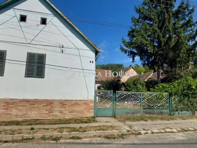 Eladó ház Ág, Alkotmány utca 82 nm