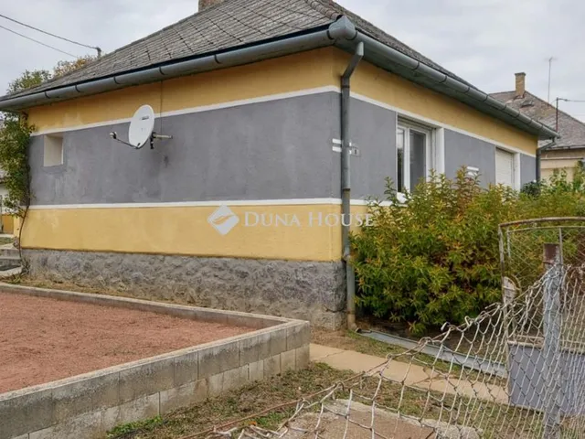 Eladó ház Kocsola 79 nm