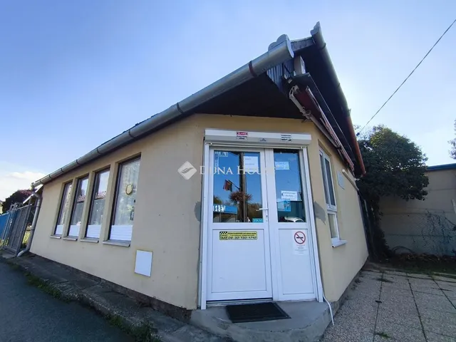 Eladó kereskedelmi és ipari ingatlan Dombóvár 60 nm