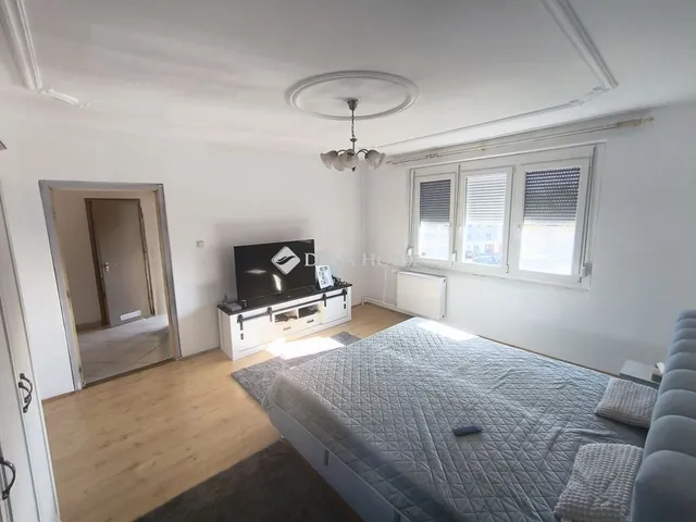 Eladó lakás Dombóvár 77 nm
