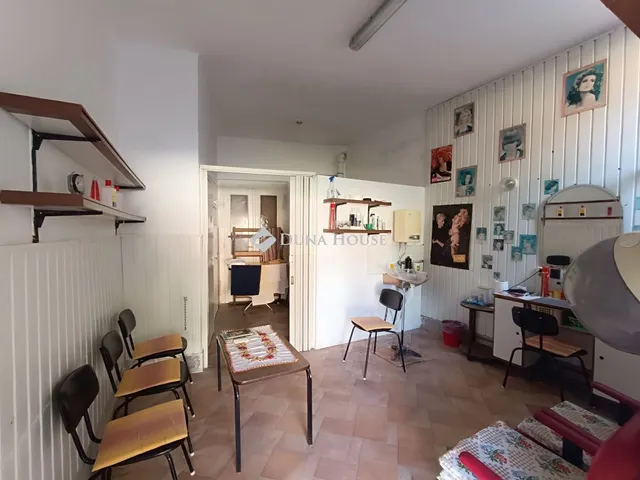 Kiadó kereskedelmi és ipari ingatlan Gyönk 22 nm