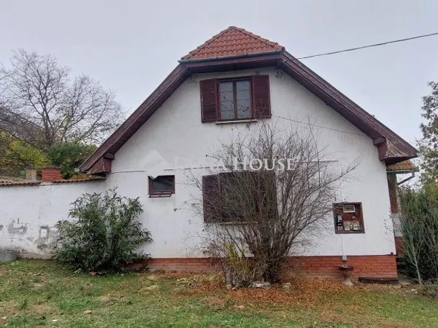 Eladó ház Hőgyész, Rózsa utca 180 nm
