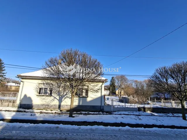 Eladó ház Szakcs, Vörösmarty utca 90 nm