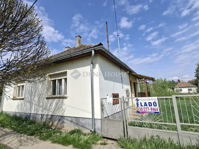 Eladó ház Szakcs, Vörösmarty utca 90 nm