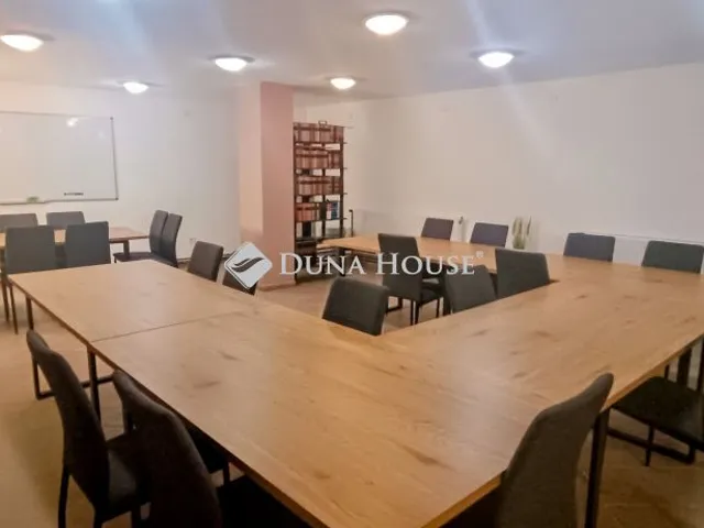 Eladó kereskedelmi és ipari ingatlan Dombóvár 97 nm