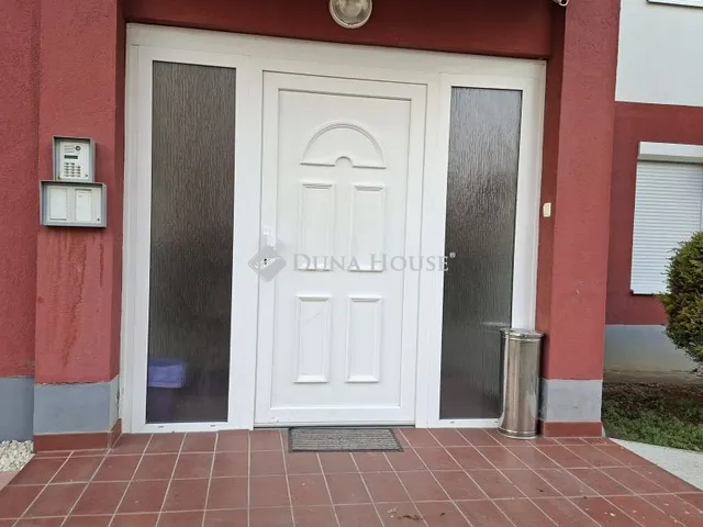 Eladó lakás Dombóvár, Kernen tér 34 nm