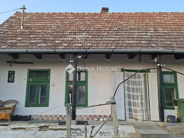 Eladó ház Nak 79 nm