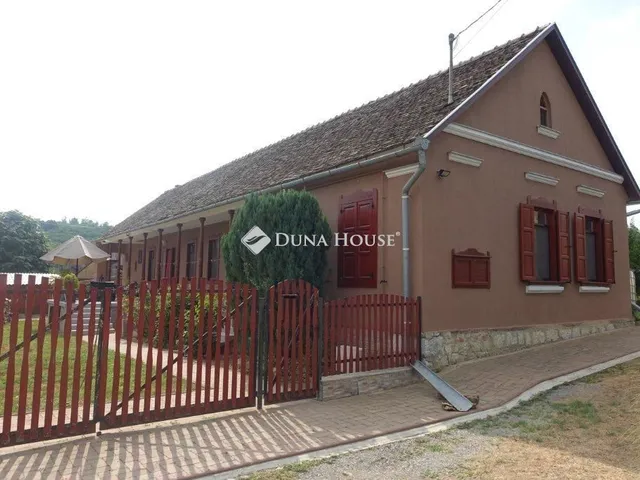 Eladó ház Egyházaskozár, Rác köz 150 nm