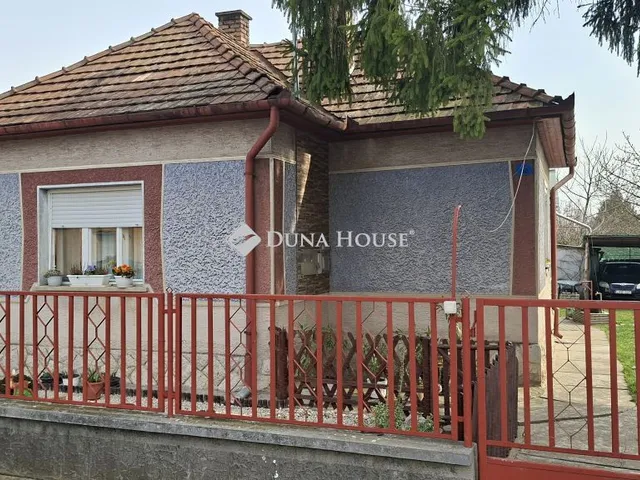 Eladó ház Dombóvár, Kisfaludy Károly utca 70 nm