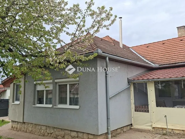 Eladó ház Dombóvár, Szigligeti utca 110 nm