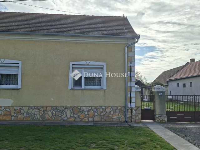 Eladó ház Döbrököz, Kapos utca 79 nm