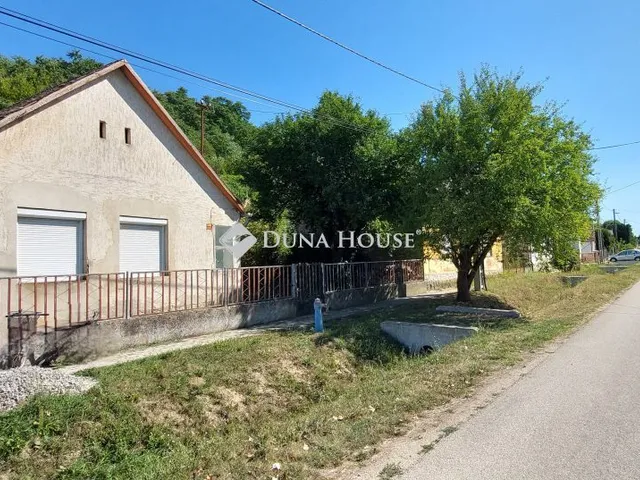 Eladó ház Csikóstőttős 40 nm