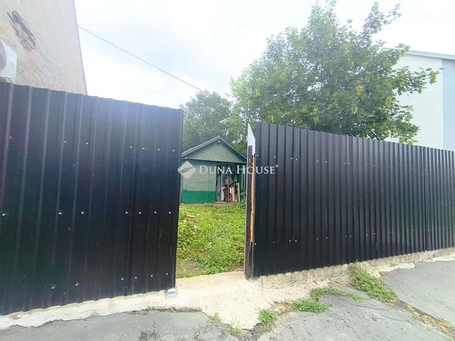 Eladó telek Dombóvár 274 nm