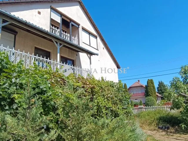 Eladó ház Dombóvár, Bethlen Gábor utca 180 nm