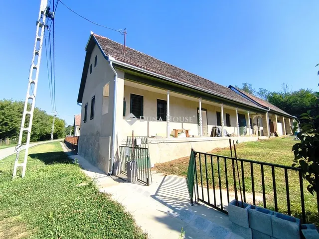 Eladó ház Szakadát 108 nm