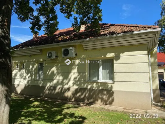 Eladó kereskedelmi és ipari ingatlan Lánycsók, Kossuth utca 106 nm