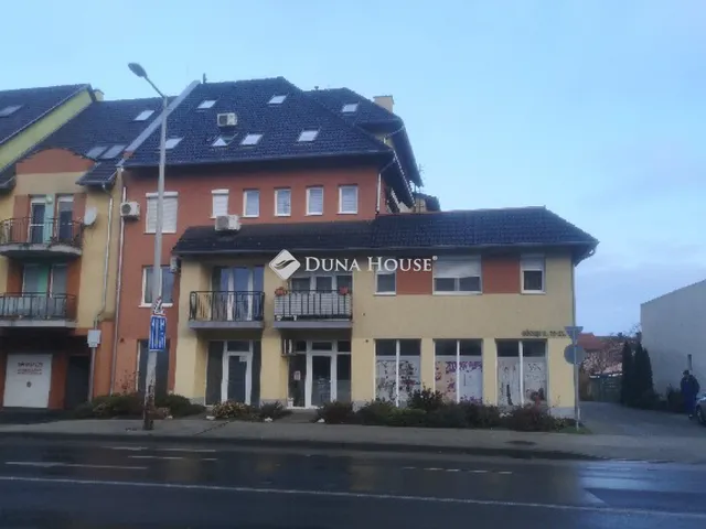 Eladó kereskedelmi és ipari ingatlan Zalaegerszeg, Göcseji út 72 nm