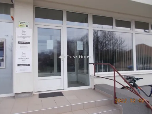 Eladó kereskedelmi és ipari ingatlan Ecséd, Szabadság utca 78 nm