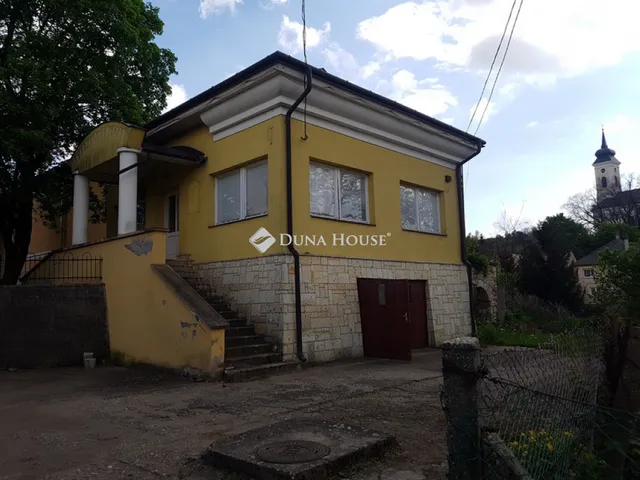 Eladó kereskedelmi és ipari ingatlan Monok 74 nm