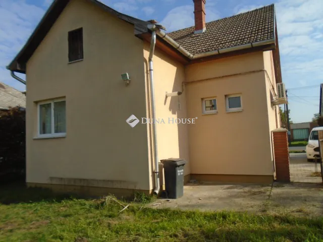 Eladó kereskedelmi és ipari ingatlan Tiszaszentimre, Fő út 83 nm