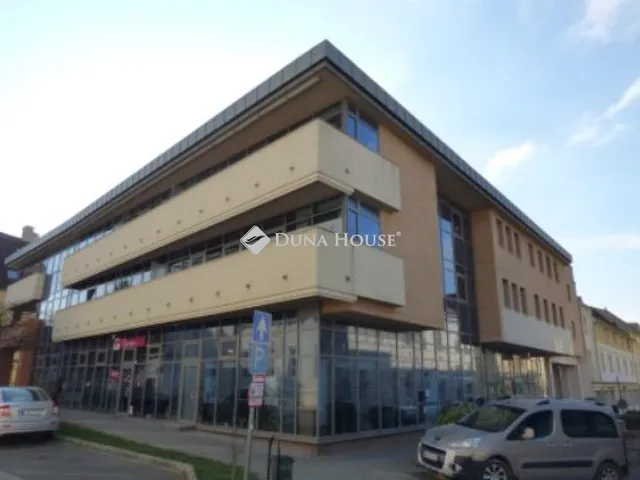 Eladó kereskedelmi és ipari ingatlan Zalaegerszeg 82 nm