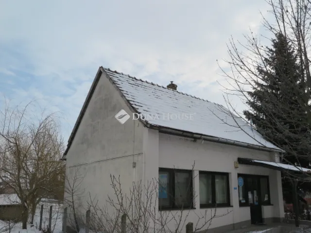 Eladó kereskedelmi és ipari ingatlan Kajdacs 45 nm