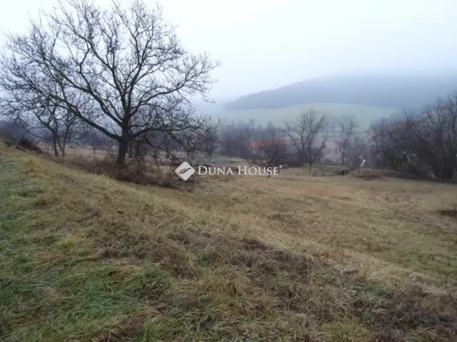 Eladó telek Alsónána 960 nm