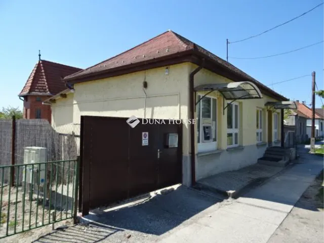 Eladó kereskedelmi és ipari ingatlan Öttevény 115 nm