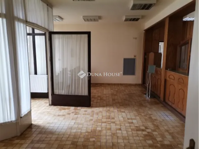 Eladó kereskedelmi és ipari ingatlan Nyíracsád 128 nm