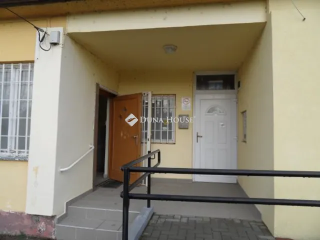 Eladó kereskedelmi és ipari ingatlan Dencsháza, Petőfi utca 44 nm