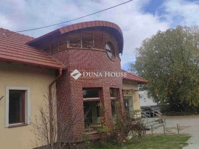 Eladó kereskedelmi és ipari ingatlan Murony, Szarvasi út 145 nm
