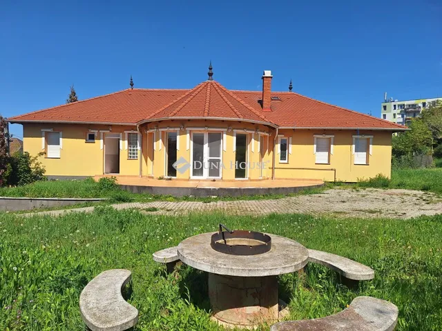 Eladó ház Tatabánya 191 nm