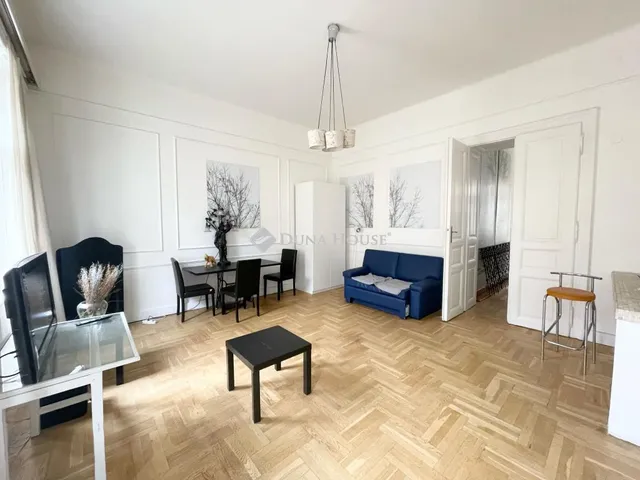 Eladó lakás Budapest VI. kerület 64 nm